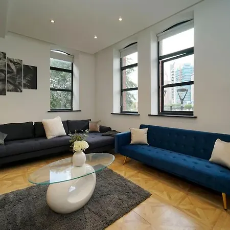 Stylish & Elegant Centre