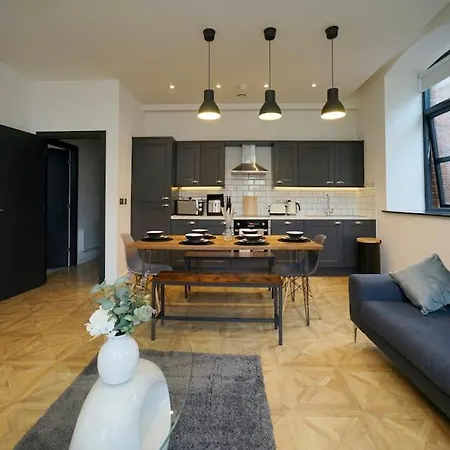 Stylish & Elegant Centre Апартаменты