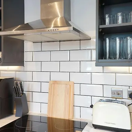 Stylish & Elegant Centre Апартаменты