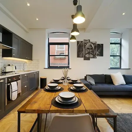 Stylish & Elegant Centre