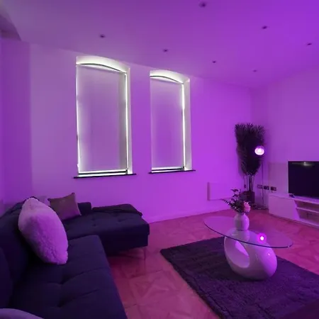 Stylish & Elegant Centre Лидс