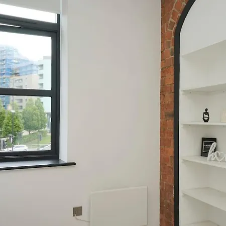 Stylish & Elegant Centre Апартаменты Лидс