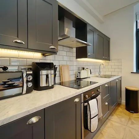 Stylish & Elegant Centre * Leeds (West Yorkshire)